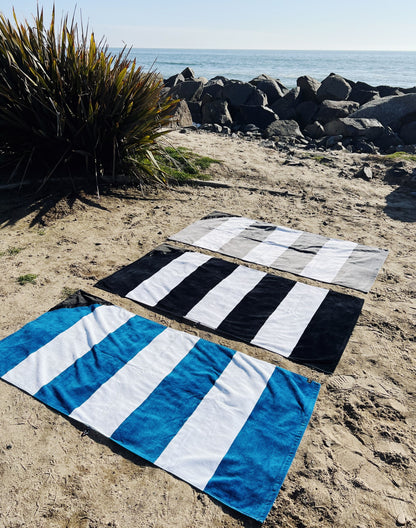 Porto Navy Slowtide® Pocket Beach Towel